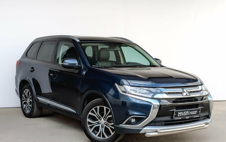Mitsubishi Outlander III рестайлинг 3, 2016 год, 1 999 000 рублей, 3 фотография