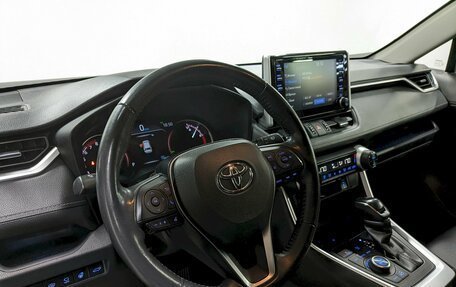 Toyota RAV4, 2021 год, 3 590 000 рублей, 13 фотография