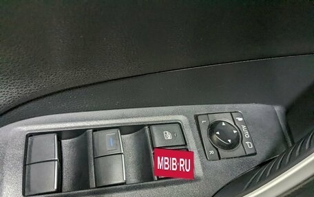 Toyota RAV4, 2021 год, 3 590 000 рублей, 12 фотография