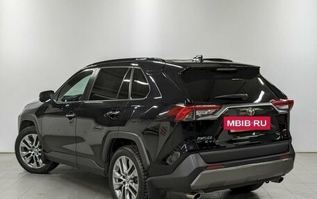 Toyota RAV4, 2021 год, 3 590 000 рублей, 7 фотография