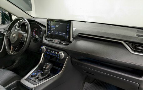 Toyota RAV4, 2021 год, 3 590 000 рублей, 20 фотография