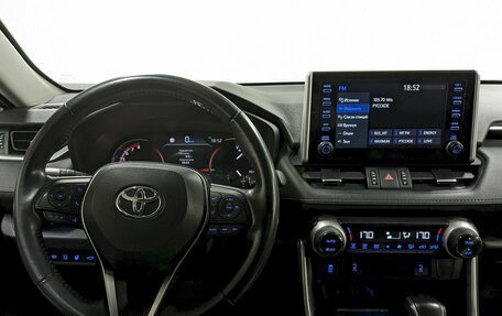 Toyota RAV4, 2021 год, 3 590 000 рублей, 22 фотография