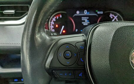 Toyota RAV4, 2021 год, 3 590 000 рублей, 27 фотография