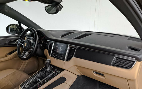 Porsche Macan I рестайлинг, 2017 год, 3 330 000 рублей, 13 фотография
