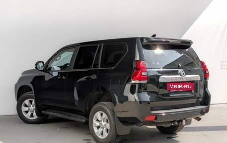 Toyota Land Cruiser Prado 150 рестайлинг 2, 2020 год, 5 415 000 рублей, 7 фотография