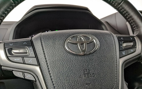 Toyota Land Cruiser Prado 150 рестайлинг 2, 2020 год, 5 415 000 рублей, 24 фотография