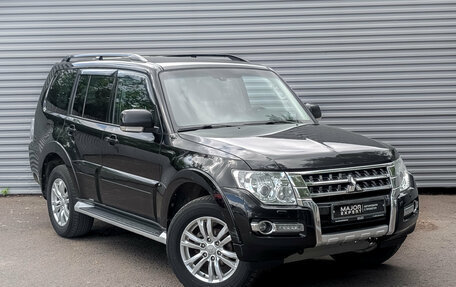 Mitsubishi Pajero IV, 2015 год, 2 380 000 рублей, 3 фотография