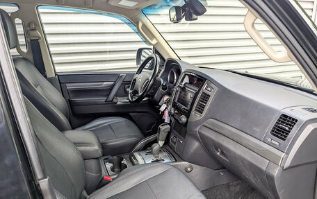 Mitsubishi Pajero IV, 2015 год, 2 380 000 рублей, 10 фотография