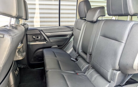 Mitsubishi Pajero IV, 2015 год, 2 380 000 рублей, 11 фотография