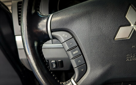 Mitsubishi Pajero IV, 2015 год, 2 380 000 рублей, 25 фотография