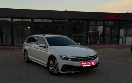 Volkswagen Passat B8 рестайлинг, 2020 год, 2 390 000 рублей, 2 фотография