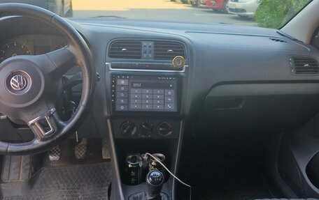 Volkswagen Polo VI (EU Market), 2013 год, 420 000 рублей, 15 фотография