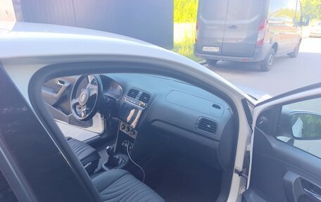 Volkswagen Polo VI (EU Market), 2013 год, 420 000 рублей, 14 фотография