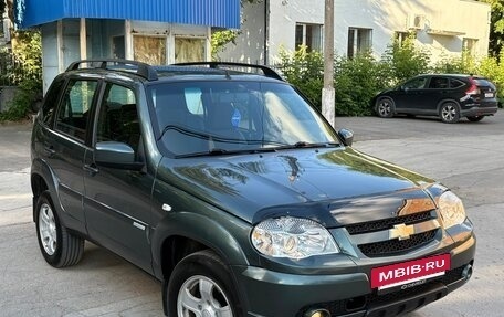 Chevrolet Niva I рестайлинг, 2012 год, 639 000 рублей, 2 фотография
