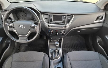 Hyundai Solaris II рестайлинг, 2017 год, 1 370 000 рублей, 10 фотография