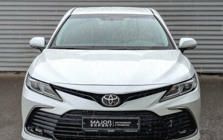 Toyota Camry, 2021 год, 3 200 000 рублей, 2 фотография