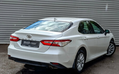 Toyota Camry, 2021 год, 3 200 000 рублей, 5 фотография
