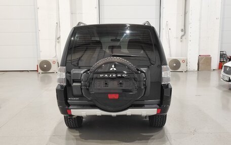 Mitsubishi Pajero IV, 2013 год, 2 170 000 рублей, 5 фотография