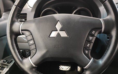 Mitsubishi Pajero IV, 2013 год, 2 170 000 рублей, 11 фотография