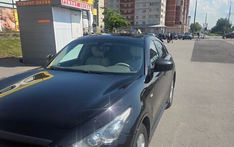 Infiniti QX70, 2014 год, 2 000 000 рублей, 3 фотография