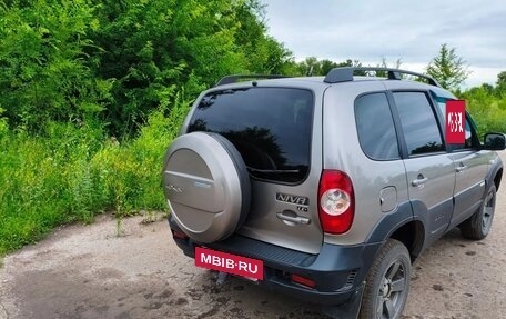 Chevrolet Niva I рестайлинг, 2017 год, 780 000 рублей, 6 фотография