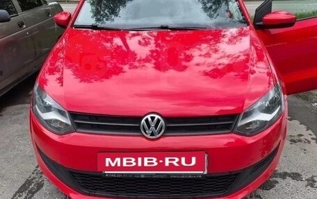Volkswagen Polo VI (EU Market), 2011 год, 700 000 рублей, 2 фотография