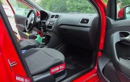 Volkswagen Polo VI (EU Market), 2011 год, 700 000 рублей, 15 фотография