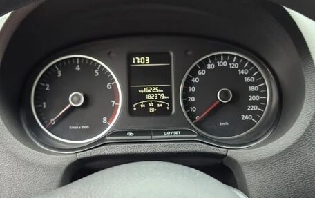 Volkswagen Polo VI (EU Market), 2011 год, 700 000 рублей, 17 фотография