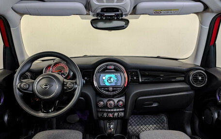 MINI Hatch, 2019 год, 1 850 000 рублей, 13 фотография