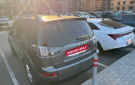 Mitsubishi Outlander III рестайлинг 3, 2008 год, 1 300 000 рублей, 2 фотография