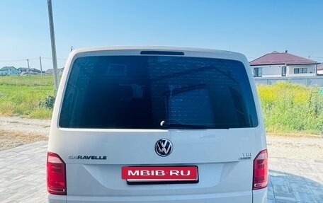 Volkswagen Caravelle T6 рестайлинг, 2017 год, 2 850 000 рублей, 3 фотография