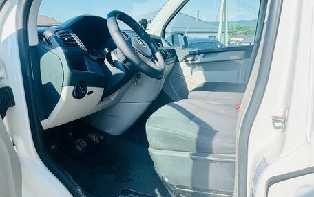 Volkswagen Caravelle T6 рестайлинг, 2017 год, 2 850 000 рублей, 5 фотография
