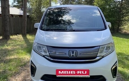 Honda Stepwgn IV, 2017 год, 1 950 000 рублей, 4 фотография