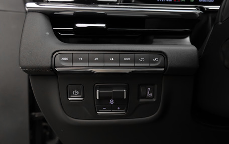Cadillac Escalade V, 2022 год, 10 750 000 рублей, 19 фотография
