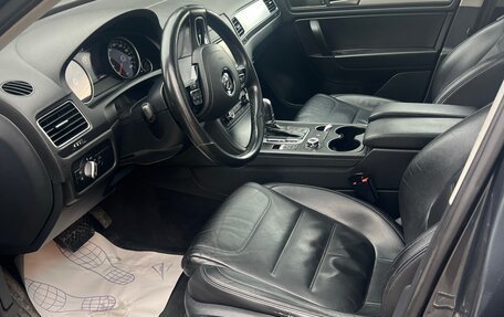 Volkswagen Touareg III, 2011 год, 1 470 000 рублей, 10 фотография