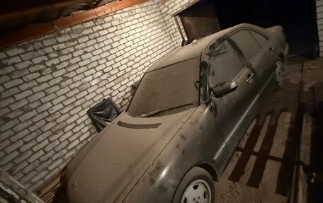 Mercedes-Benz E-Класс, 1999 год, 14 фотография
