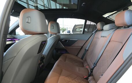 BMW 5 серия, 2025 год, 8 700 000 рублей, 10 фотография