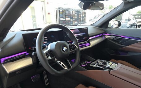 BMW 5 серия, 2025 год, 8 700 000 рублей, 13 фотография