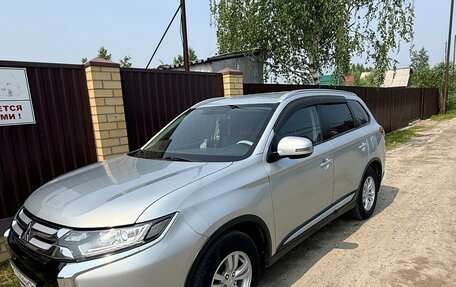 Mitsubishi Outlander III рестайлинг 3, 2016 год, 1 750 000 рублей, 5 фотография
