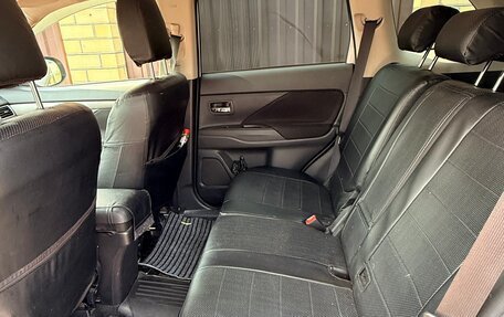 Mitsubishi Outlander III рестайлинг 3, 2016 год, 1 750 000 рублей, 7 фотография