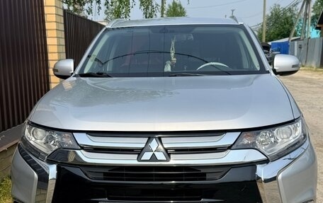 Mitsubishi Outlander III рестайлинг 3, 2016 год, 1 750 000 рублей, 6 фотография