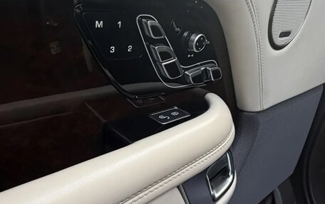 Land Rover Range Rover IV рестайлинг, 2020 год, 8 600 000 рублей, 19 фотография