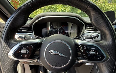 Jaguar F-Pace, 2021 год, 4 700 000 рублей, 23 фотография