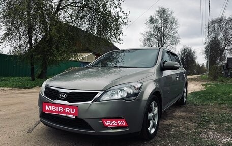KIA cee'd I рестайлинг, 2010 год, 650 000 рублей, 3 фотография