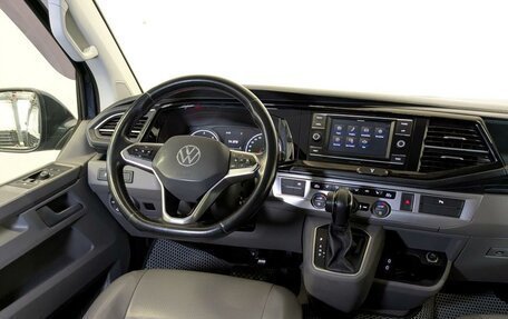 Volkswagen Caravelle T6 рестайлинг, 2020 год, 3 950 000 рублей, 29 фотография