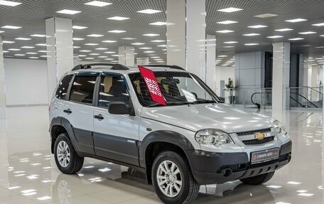 Chevrolet Niva I рестайлинг, 2010 год, 321 000 рублей, 3 фотография