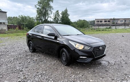Hyundai Solaris II рестайлинг, 2017 год, 880 000 рублей, 2 фотография