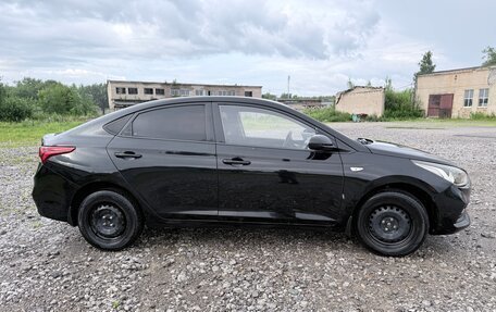 Hyundai Solaris II рестайлинг, 2017 год, 880 000 рублей, 3 фотография