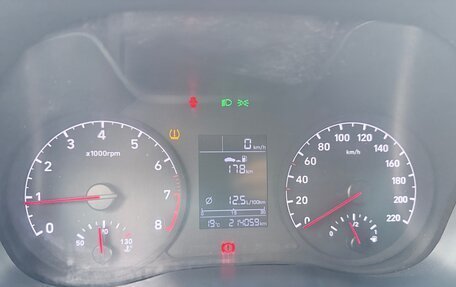 Hyundai Solaris II рестайлинг, 2017 год, 880 000 рублей, 10 фотография
