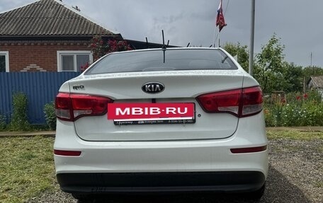 KIA Rio III рестайлинг, 2015 год, 940 000 рублей, 3 фотография